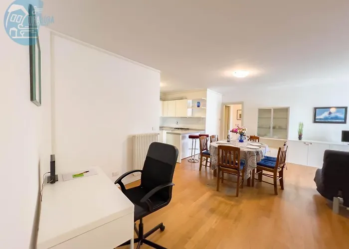 Cattedrale 5 Tirabora Short Rent Apartment Trieste