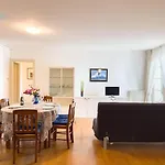 Cattedrale 5 Tirabora Short Rent, Con Parcheggio Privato Apartment