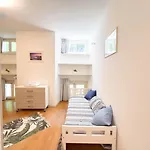 Cattedrale 5 Tirabora Short Rent, Con Parcheggio Privato Triest