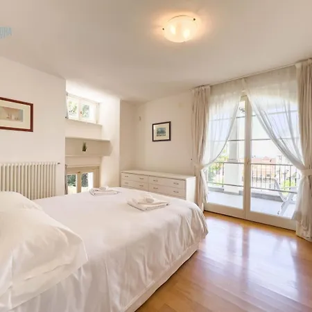 Apartment Cattedrale 5 Tirabora Short Rent Trieste