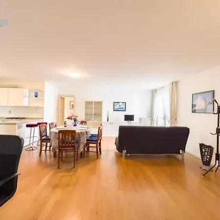 Cattedrale 5 Tirabora Short Rent, Con Parcheggio Privato Apartment Triest