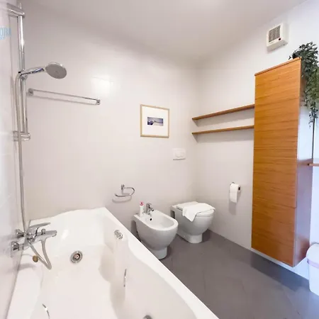 Cattedrale 5 Tirabora Short Rent, Con Parcheggio Privato Appartement Trieste