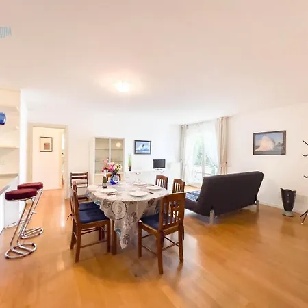 Cattedrale 5 Tirabora Short Rent Apartment