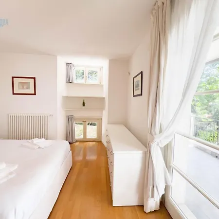 Cattedrale 5 Tirabora Short Rent, Con Parcheggio Privato * Triest