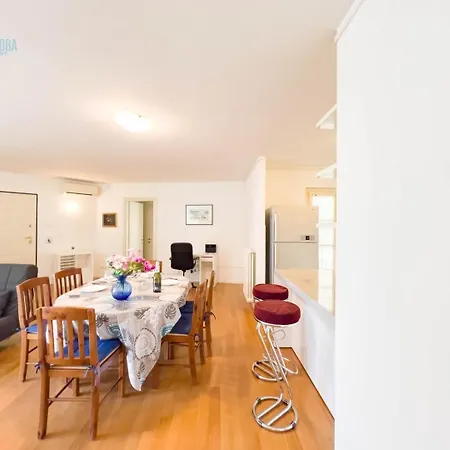 Cattedrale 5 Tirabora Short Rent Apartment