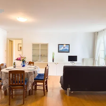 Cattedrale 5 Tirabora Short Rent Apartment